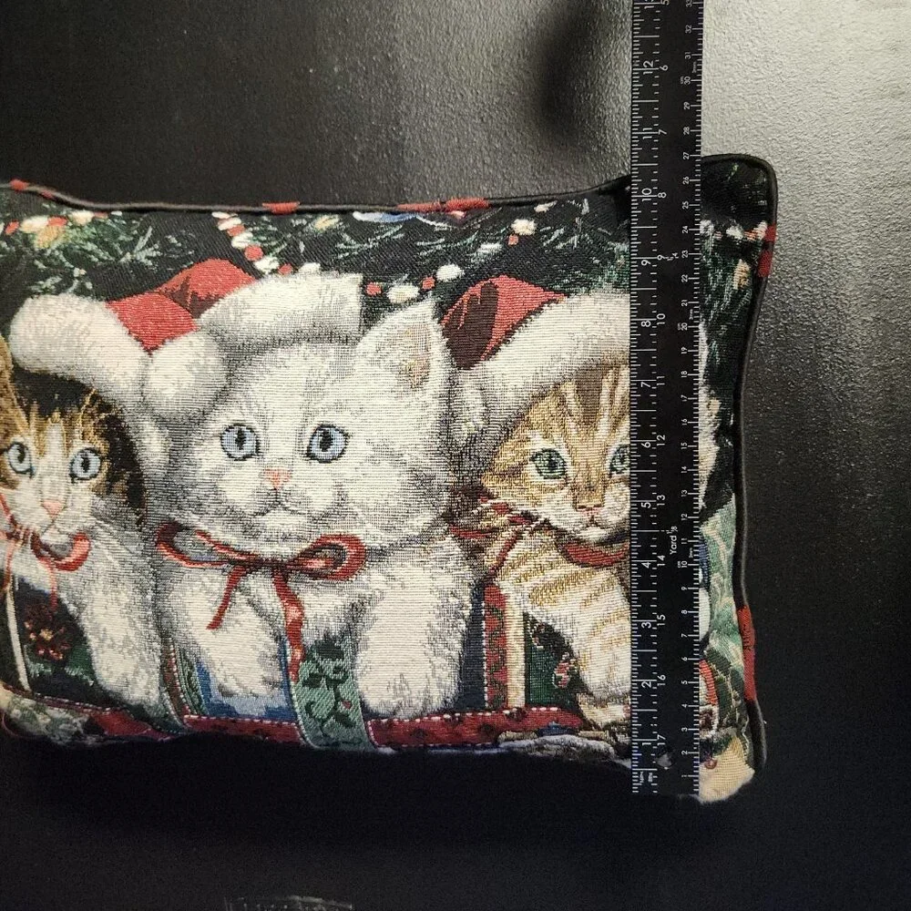 Needlepoint‎ Tapestry Christmas Throw Pillow Cats Kitten Presents W/Bows on Back